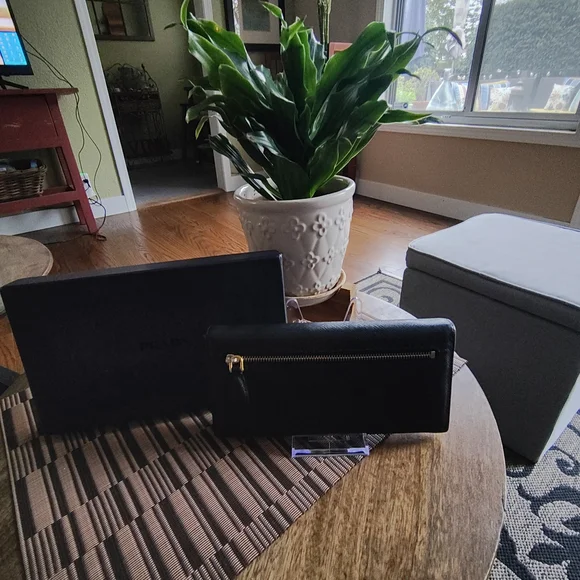 EUC Large Prada Black Leather Wallet - Picture 6 of 11